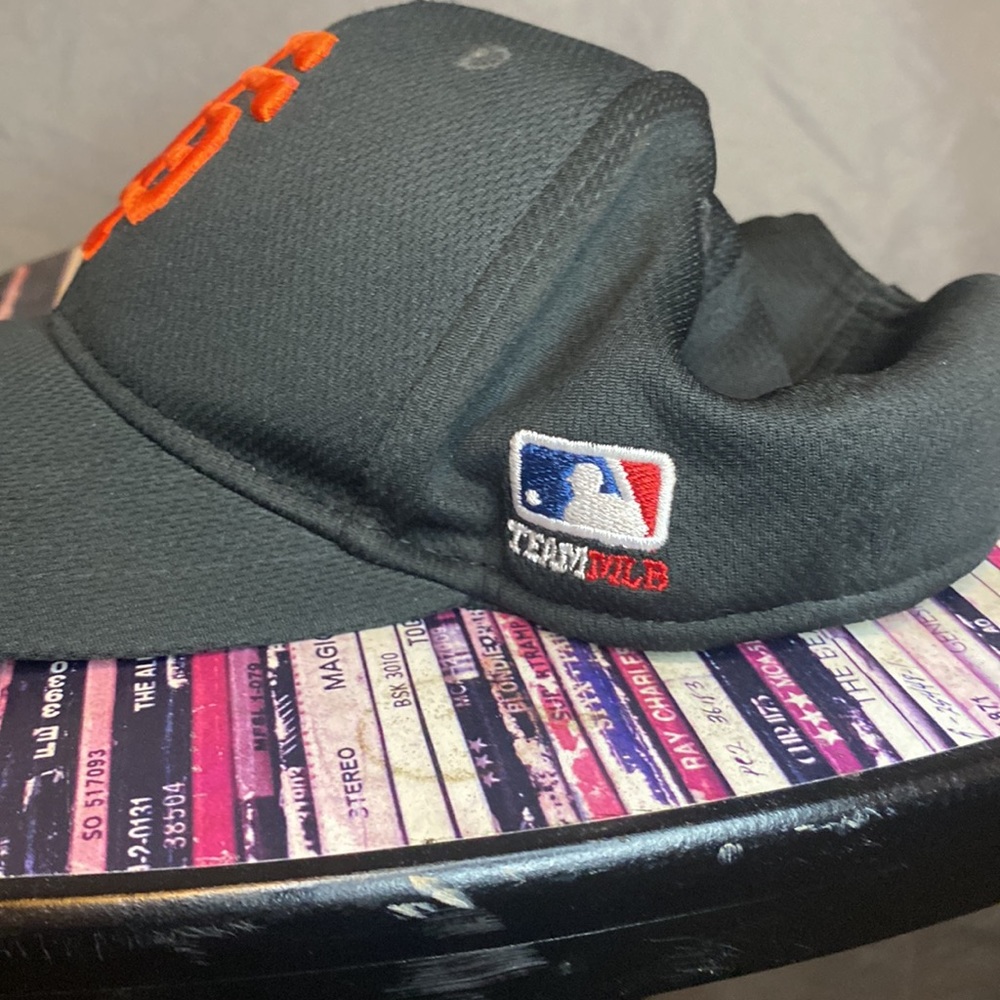 Team MLB SF Giants hat (youth) - Picture 3 of 8